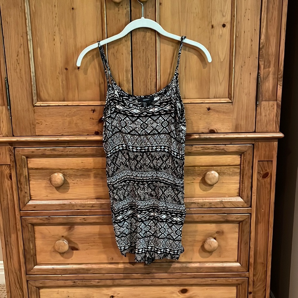 Forever 21 Open Back Patterned Romper With Pockets - image 1
